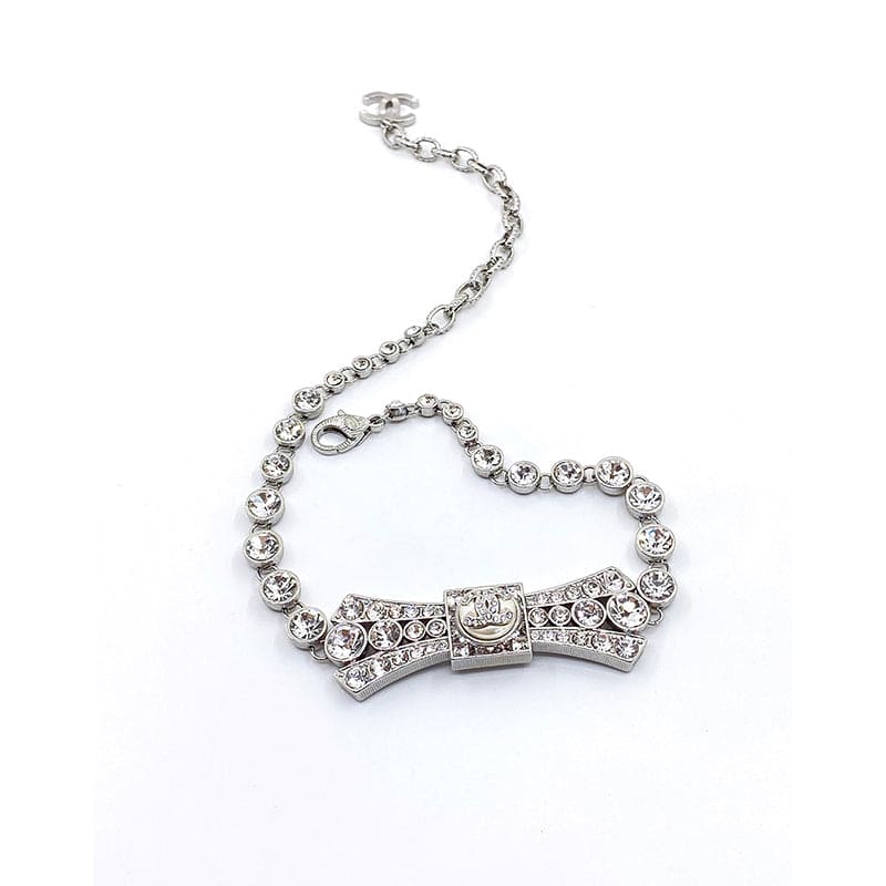 18K Chanel Diamond Bow Tie Pendant Necklace