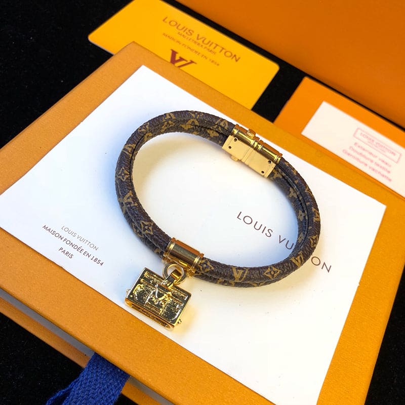 18K Louis Vuitton Brassie Quipu It Twice Trunk Motif Bracelet