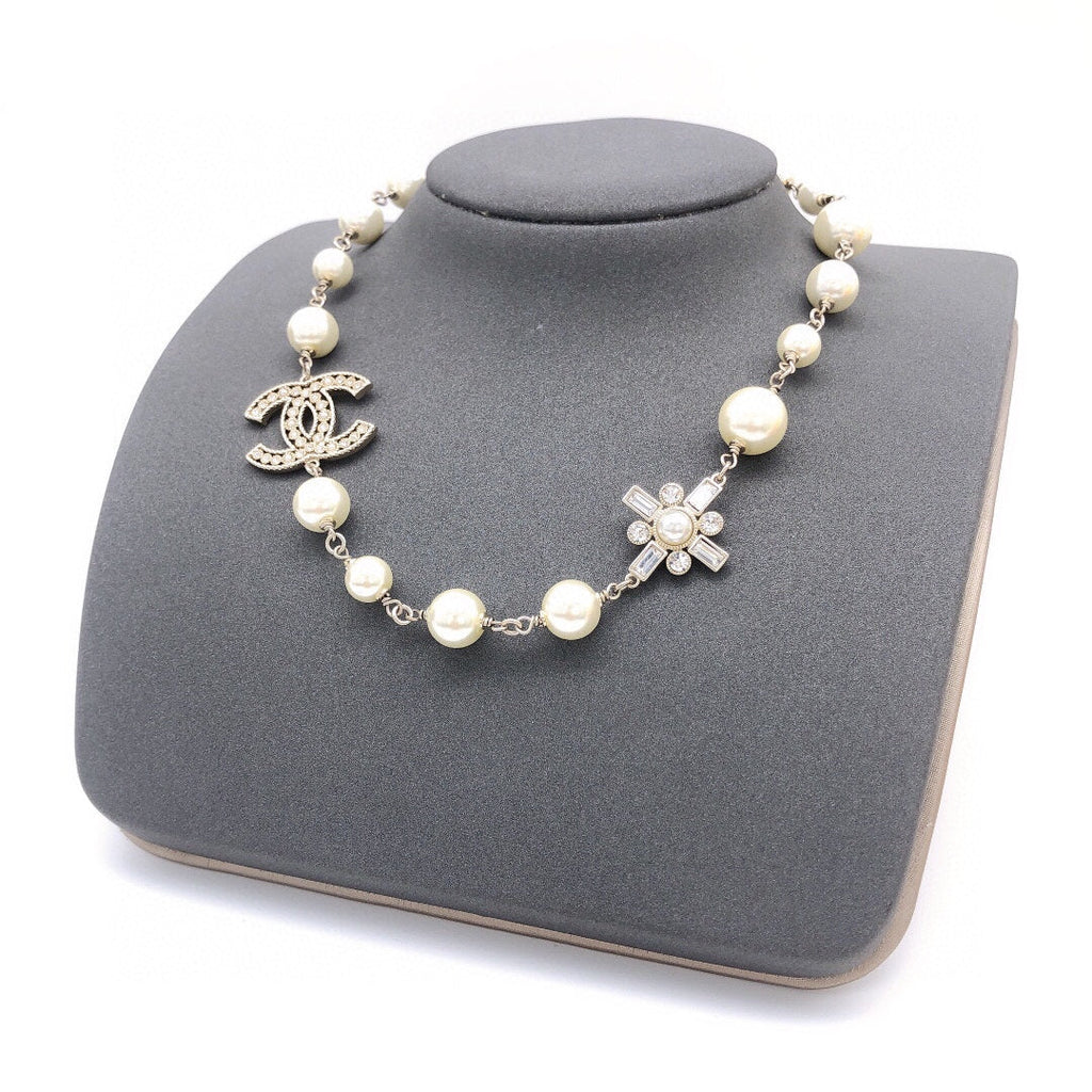 18K Chanel Flower Pearls Chain Necklace