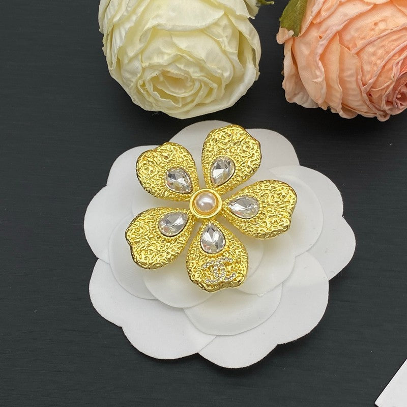 18K Chanel Pearl Gold Brooch