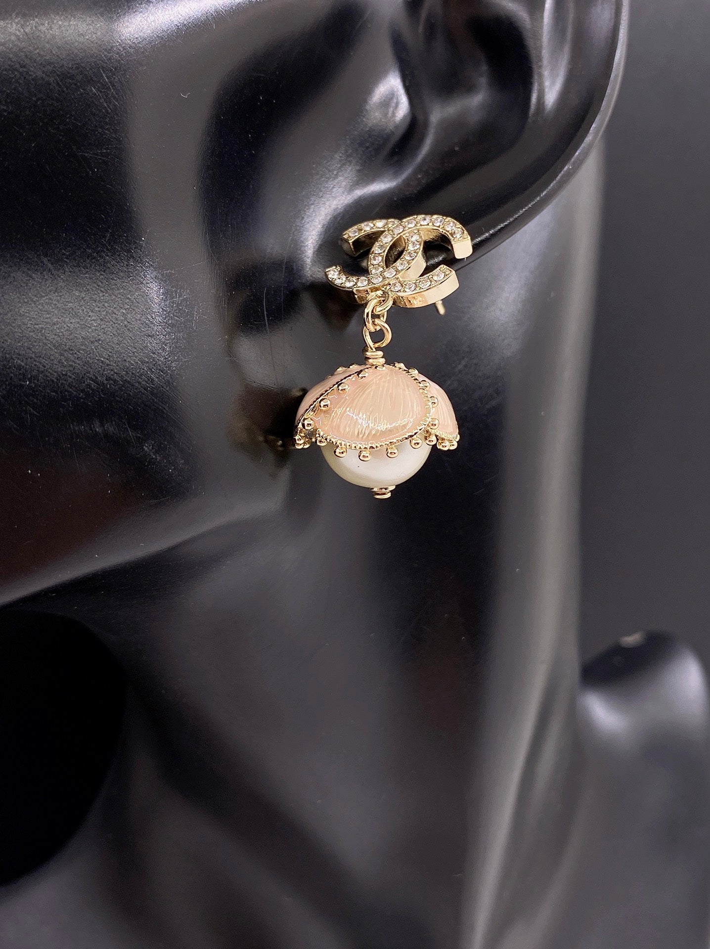 18K Chanel Flowers Earrings