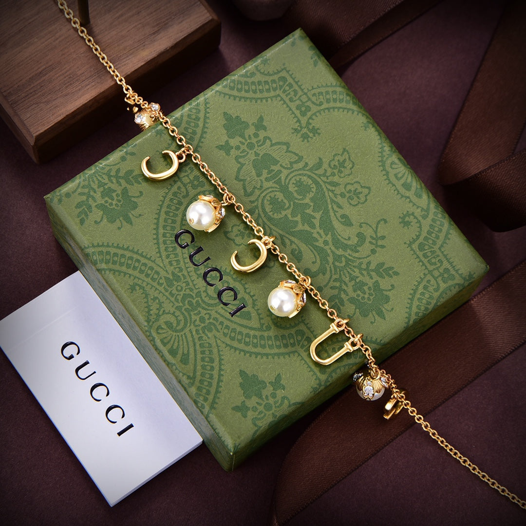 18K Gucci Double Logo Plaque Embellished Pearl Necklace