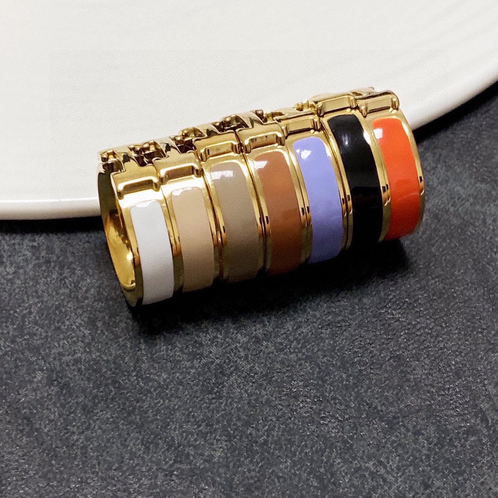 18K Hermes Vintage Clic Ring