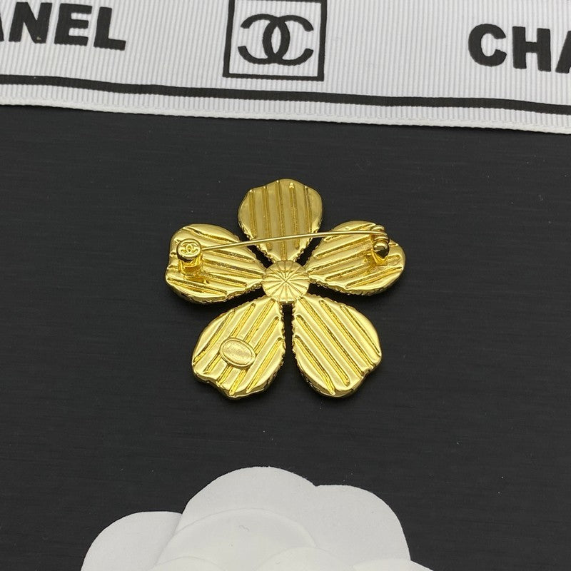 18K Chanel Pearl Gold Brooch