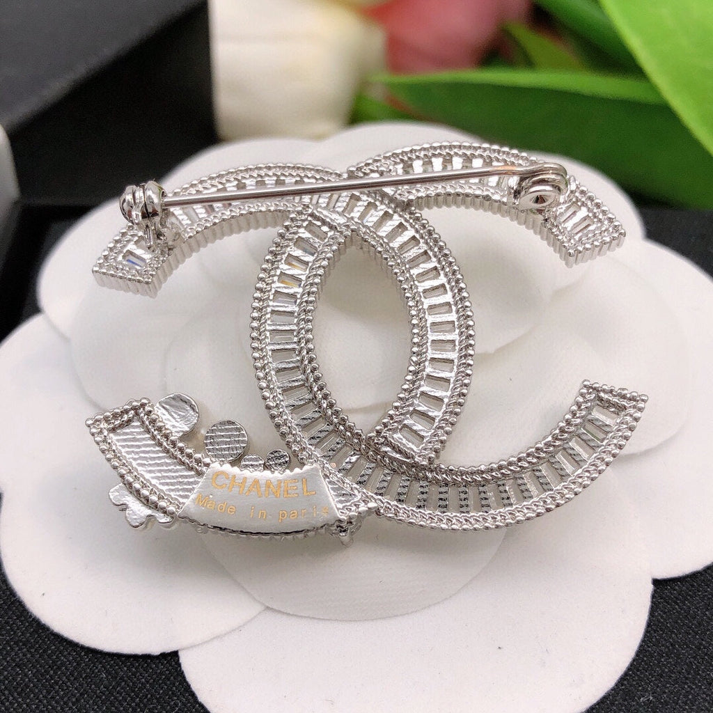 18K Chanel Star Crystals Brooch