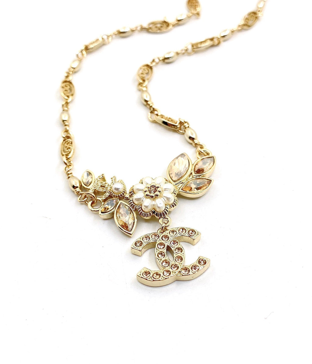 18K Chanel Flower Pendant Necklace