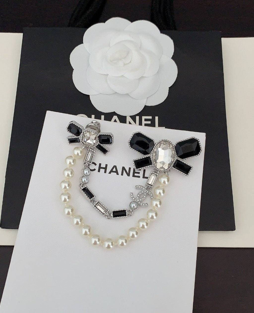 18K Chanel Black Bow Pearls Brooch