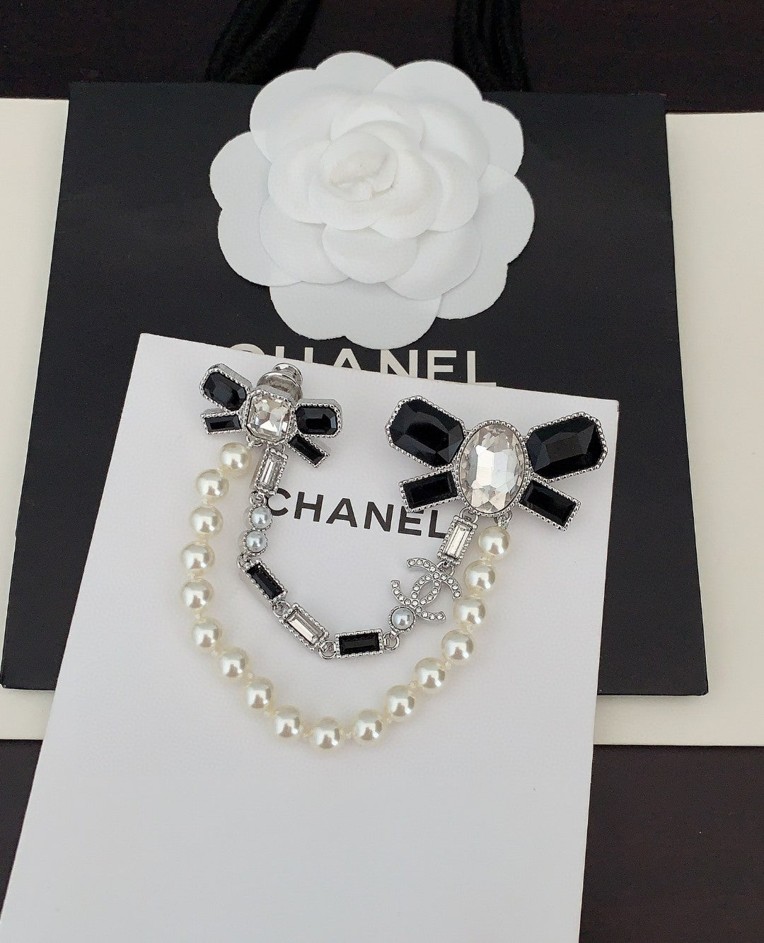 18K Chanel Black Bow Pearls Brooch