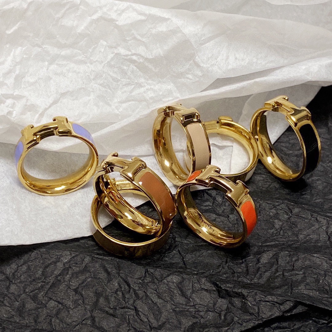 18K Hermes Vintage Clic Ring