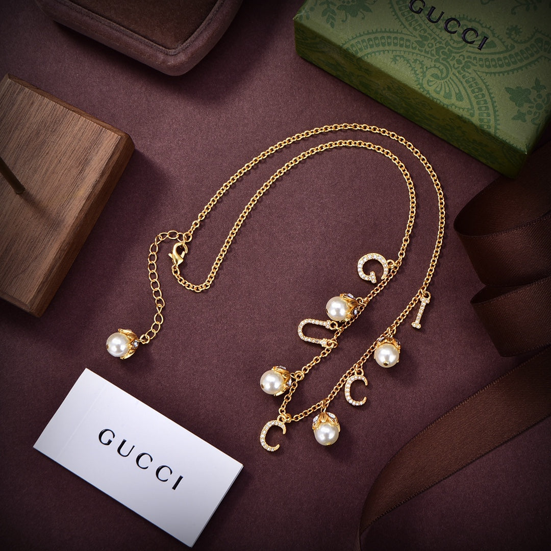 18K Gucci Double Logo Plaque Embellished Pearl Necklace