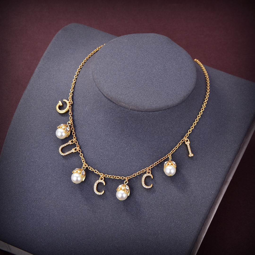 18K Gucci Double Logo Plaque Embellished Pearl Necklace