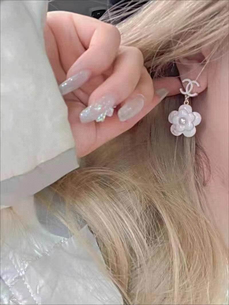 18K Chanel Flower Pearl Earrings
